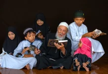 Orang Tua Berperan Utama dalam Membentuk Generasi Saleh dan Salehah