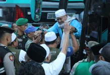 Kloter 39 Tiba di Kuningan, Kepulangan 244 Jemaah Haji Disambut Haru