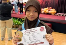 Siswi SMPN Unggulan Sindang Indramayu Raih  Silver Reward