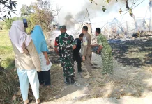 Kebakaran Kandang Ayam di Majalengka, TNI gerak Cepat  Membantu