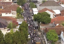 Ribuan Suporter Sambut PESIK, Euforia Promosi ke Liga Tiga