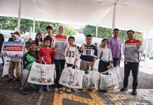 Bantu Masyarakat, Pertamina Patra Niaga Bagikan Sembako dan Seragam Sekolah