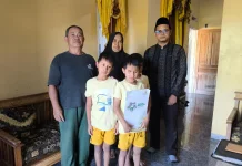 Kembar tiga Hafal Satu Juz Al-Qur'an, BAZNAS Kuningan Tambah Modal Usaha Orang Tua
