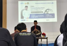 Ustadz Ahmad Mapparumpa Ajak Pegawai RRI Cirebon Perkuat Koneksi Diri