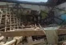 Bangunan SDN 2 Tugu Sliyeg Indramayu Ambruk