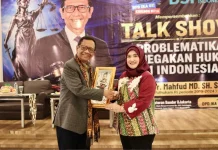 Talkshow di Cirebon, Mahfud MD Tegaskan Pentingnya Keadilan Hukum