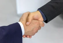 Komisi & Suap Berbeda pada Tujuan serta Pengaruh terhadap Keputusan