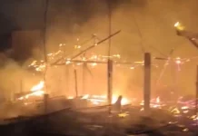 Puluhan Lapak di Pasar Tegal Gubug Cirebon Hangus Terbakar