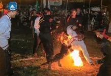 Mandi Petasan: Atraksi Ekstrem Santri Ciwaringin!
