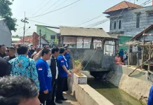 Wali Kota Cirebon Tinjau Padat Karya Sungai di Kalijaga