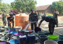 Kodim 0614 Kota Cirebon Salurkan Air Bersih