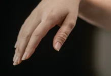 Mengapa Jari Tangan Bisa Berkeringat?