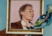 Clay Aiken Hadirkan Nostalgia lewat Video Musik ‘Rewind’