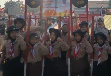 Mengenal Tongkat Pramuka Sebagai Alat Serbaguna Anggota Pandu