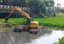 Warga Apresiasi Pengangkatan Eceng Gondok di Area Waduk Bojongsari Indramayu