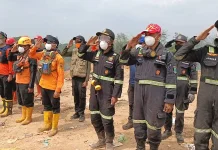 Merah Putih Berkibar di Lokasi Kebakaran TPA Ciniru