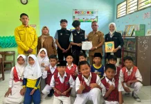 Tingkatkan Literasi, Mahasiswa UNTAG Bangun Pojok Baca