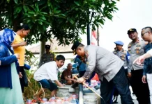 Kemarau Panjang, 1.700 KK di Desa Slangit Kabupaten Cirebon Kesulitan Air Bersih