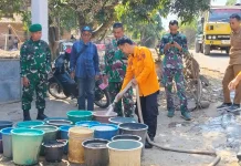 Kodim Cirebon Salurkan 8.000 Liter Air Bersih di Argasunya