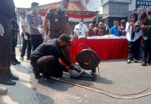 Kejari Indramayu Musnahkan BB dari 121 Perkara Diantaranya Senpi Rakitan