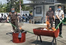 Lapas Indramayu Hadiri Pemusnahan BB Kejari, Sinergi APH Terus Diperkuat