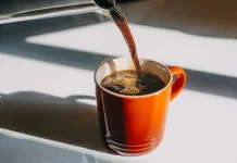 Takaran Gula Sedikit Mulai Jadi Kebiasaan saat Memesan Kopi