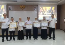 Setda Indramayu Serahkan Penghargaan Reformasi Birokrasi dan PEKPPP