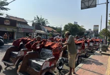 Wali Kota Cirebon Imbau Pengemudi Merawat Becak Listrik Bantuan Presiden