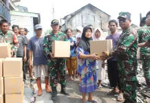 Kodim 0616 Indramayu Salurkan Sembako Kebakaran Eretan Wetan