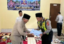 HUT Lalu Lintas ke-71, Polantas Majalengka Berbagi Kebahagiaan Bersama Anak Yatim