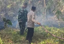 Kepulan Asap Mencekam, Warga-Petugas Baku Hantam Lawan Si Jago Merah di Majalengka