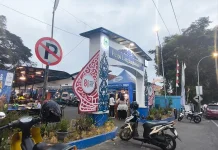 Semrawut! Bahu Jalan Jadi Parkiran di Kawasan Tertib Lalu Lintas Siliwangi