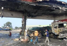 Polisi Selidiki Kebakaran Minibus dan Pompa BBM di SPBU Indramayu