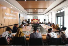 Bawaslu Sampaikan 300 Saran Perbaikan Data Pemilih kepada KPU Kab. Cirebon