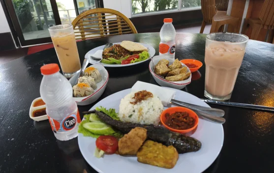REBORN! Kopi Lendot Mang Elon Andalan Bukber Jalaksana - RRI.co.id