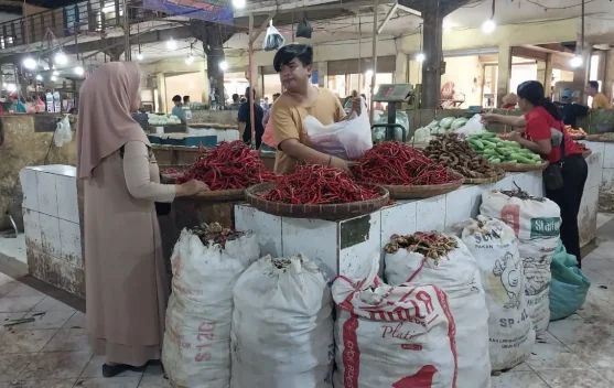 Stok Pangan Kota Cirebon Surplus, Harga Telur dan Cabai Mulai Turun