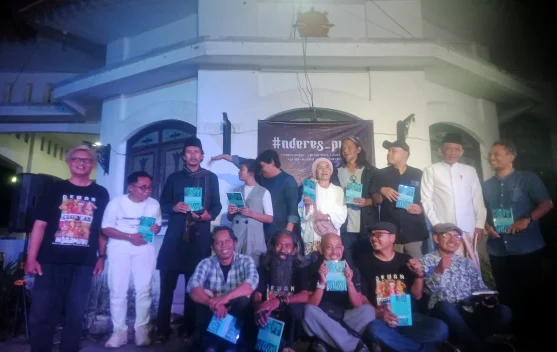 Peluncuran Buku Antologi Puisi Basa Dermayu Karya Supali Kasim