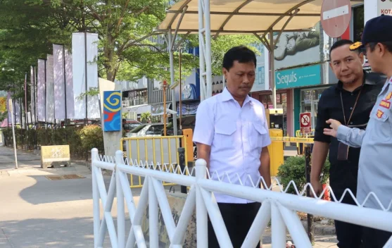 Wali Kota Cirebon Tinjau Progres Pemagaran Trotoar Depan CSB Mall
