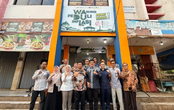 Kendalikan Inflasi, Wali Kota Cirebon Luncurkan Mol Pangling