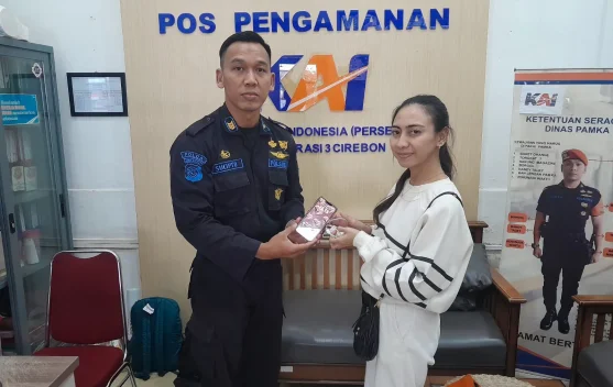 Layanan Lost and Found KAI Daop 3 Cirebon Selamatkan Ratusan Barang