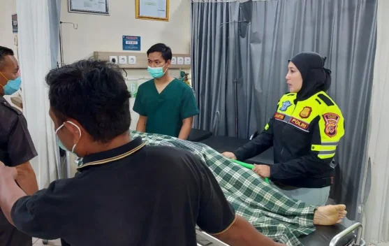Pengendara Motor Tewas Tertabrak Truk di Kalimanggis