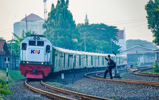 5 Kereta Api Penumpang dengan Jarak Tempuh Terjauh di Indonesia
