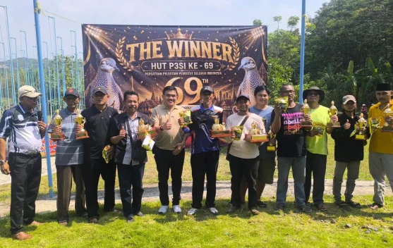 Kung Mania Padati Lomba Perkutut Indonesia di Cirebon