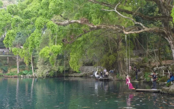 Telaga Biru Cicerem Tarik Ribuan Wisatawan Setiap Pekan