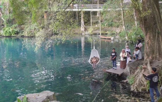 Telaga Biru Cicerem Tawarkan Wisata Alam dengan Fasilitas Beragam