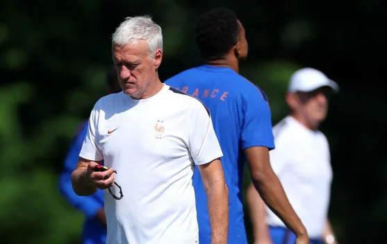Dipimpin Wasit Argentina, Deschamps Tetap Tenang
