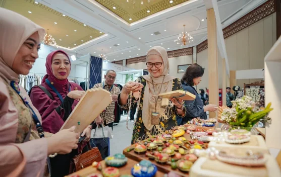 UMKM Binaan Pertamina Pikat Pengunjung Indonesia Fashion Week