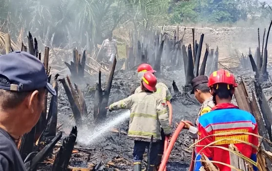 Dua Lokasi Pekarangan Rumah Terbakar di Indramayu