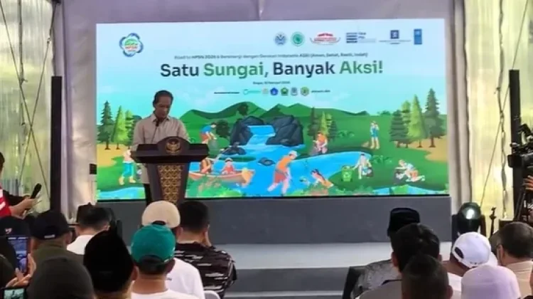 Menteri Hanif Sepakat Fatwa Haram MUI Perangi Sampah Sungai-Laut