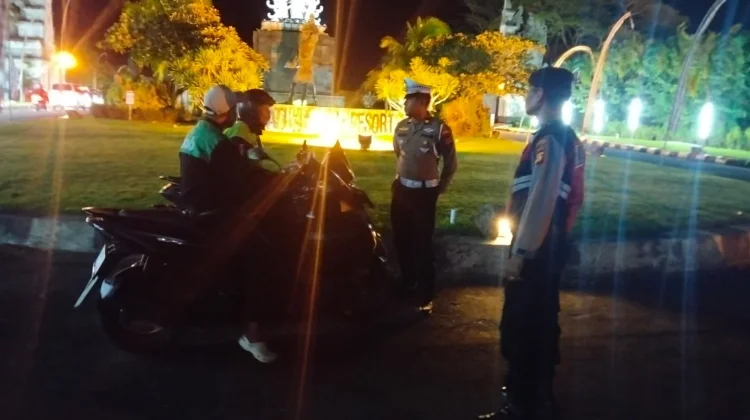 Malam Hari, Polsek Kuta Selatan Gelar Patroli Barcode